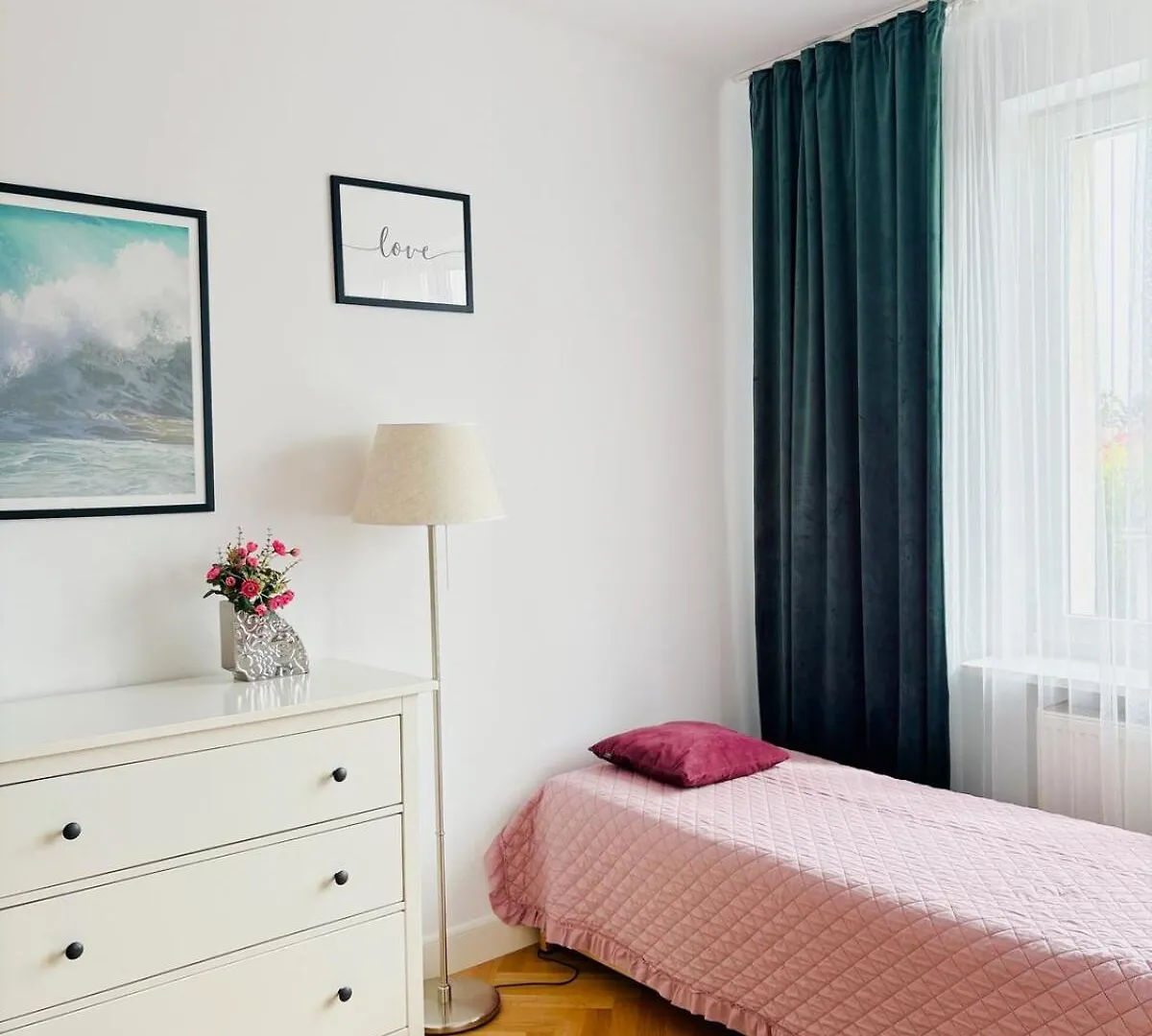 Moon River Apartment In Warsaw Premium Location Close To Metro Polonia